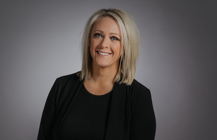 A headshot of Jen Walton